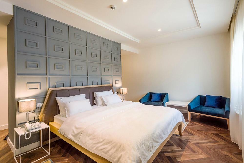 Hotel Gradska เซทินเจ ภายนอก รูปภาพ