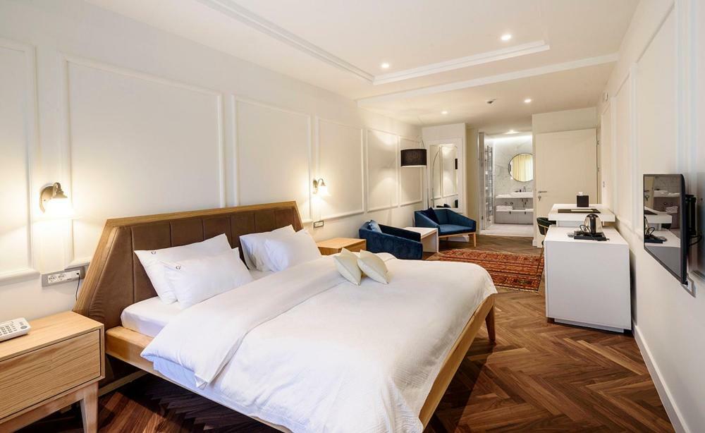 Hotel Gradska เซทินเจ ภายนอก รูปภาพ
