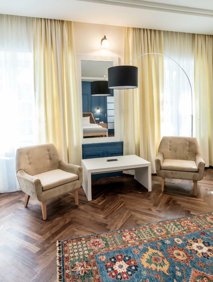 Hotel Gradska เซทินเจ ภายนอก รูปภาพ
