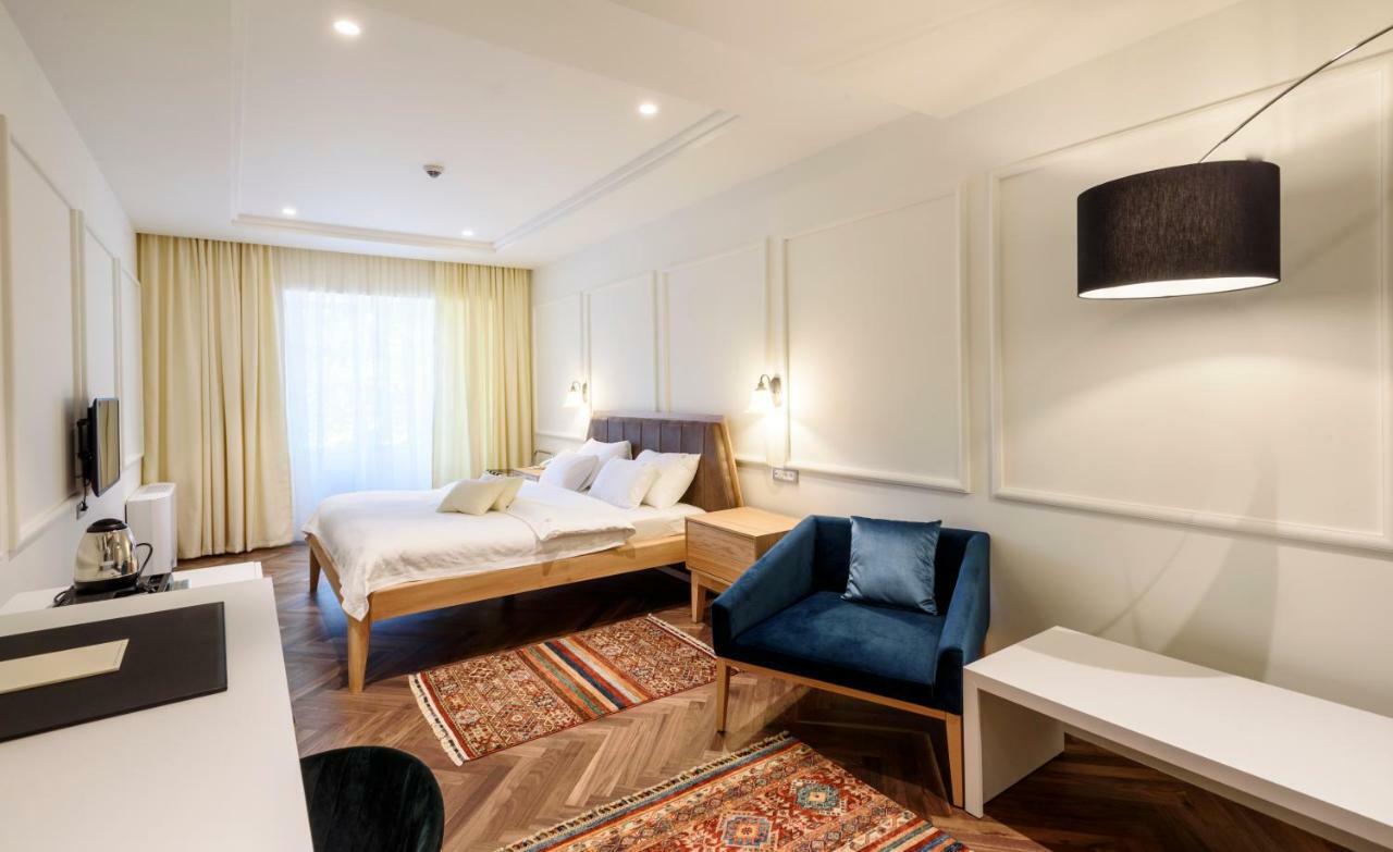 Hotel Gradska เซทินเจ ภายนอก รูปภาพ